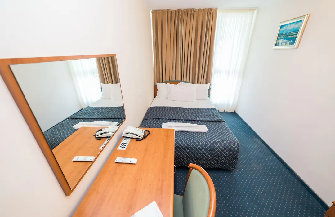 Bavaria Blu Hotel And Conference Centre-1
